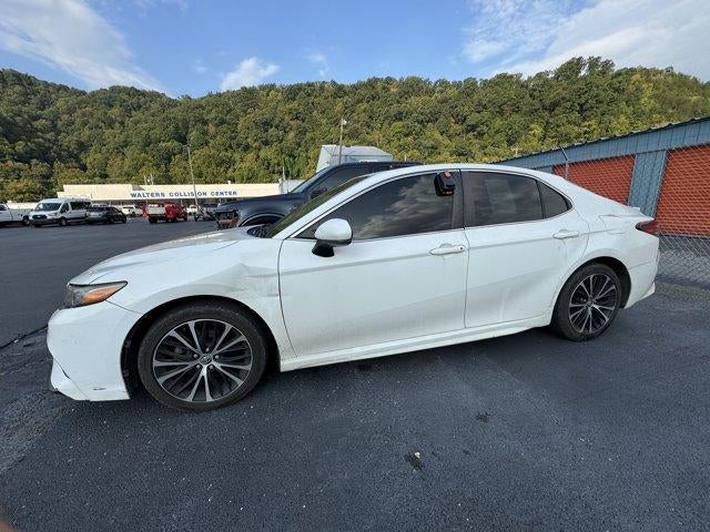 2018 Toyota Camry SE Auto (SE)