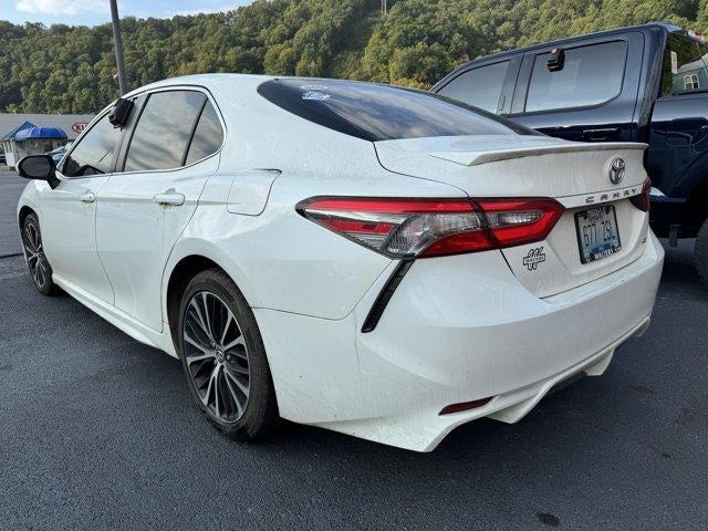 2018 Toyota Camry SE Auto (SE)