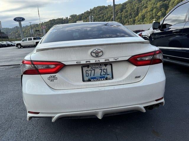 2018 Toyota Camry SE Auto (SE)