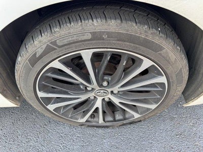 2018 Toyota Camry SE Auto (SE)