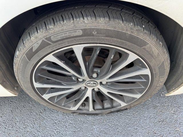 2018 Toyota Camry SE Auto (SE)