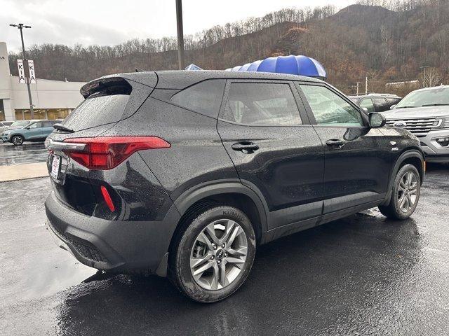 2023 Kia Seltos LX IVT AWD