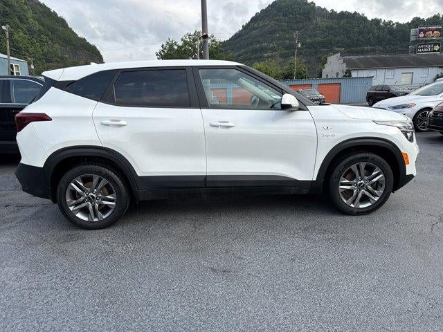2023 Kia Seltos LX IVT AWD