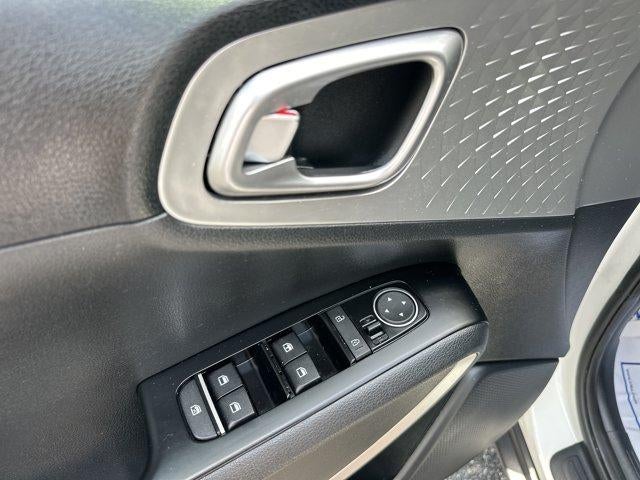 2024 Kia Soul LX IVT