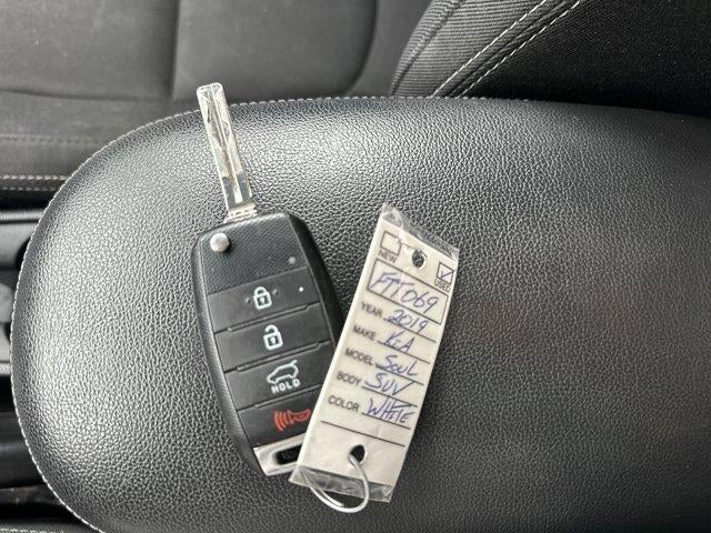 2019 Kia Soul + Auto