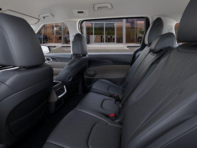 2027 Kia Carnival LXS FWD