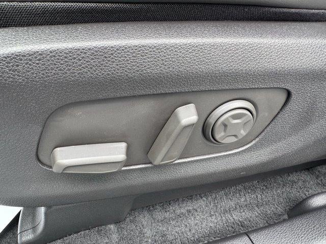 2027 Kia Carnival LXS FWD