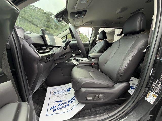 2027 Kia Carnival EX FWD
