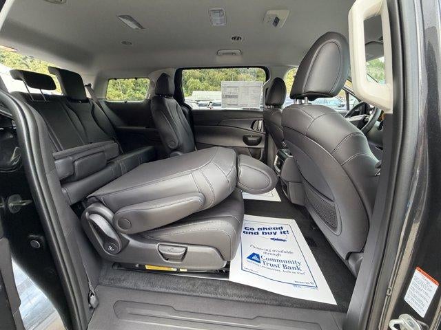 2027 Kia Carnival EX FWD