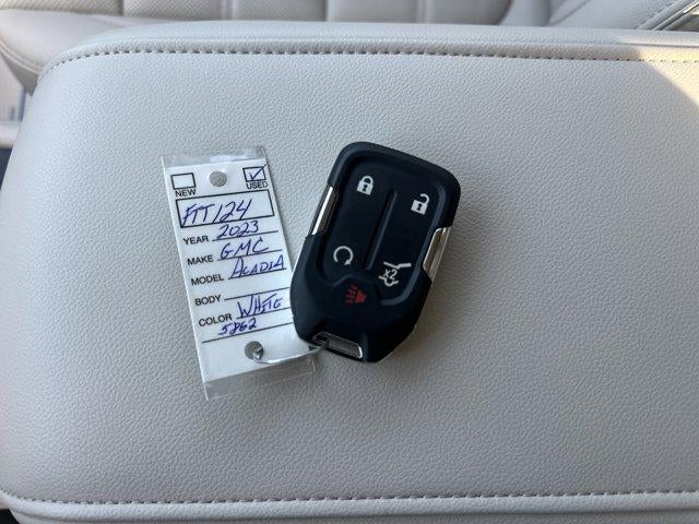 2023 GMC Acadia AWD Denali