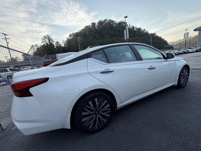 2023 Nissan Altima 2.5 SV Sedan