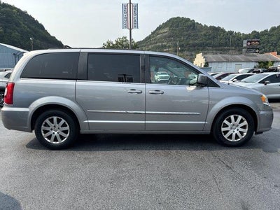 2016 Chrysler Town & Country 4dr Wgn Touring
