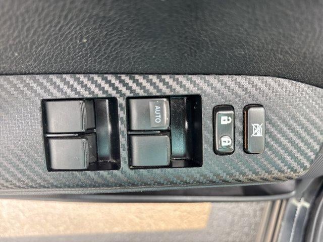 2013 Toyota RAV4 AWD 4dr XLE (Natl)