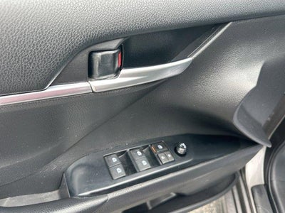 2019 Toyota Camry SE Auto (Natl)