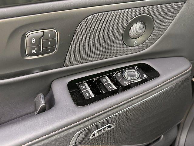 2025 Lincoln Nautilus Reserve AWD