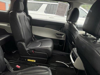 2024 Kia Carnival LX FWD w/Seat Pkg