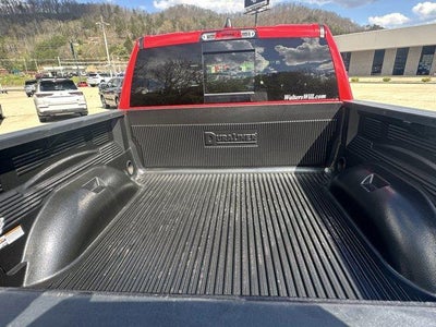 2022 RAM 1500 Big Horn 4x4 Crew Cab 5'7" Box