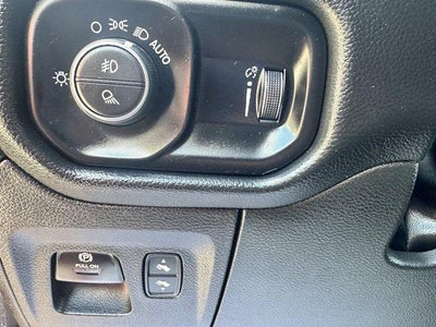 2022 RAM 1500 Big Horn 4x4 Crew Cab 5'7" Box