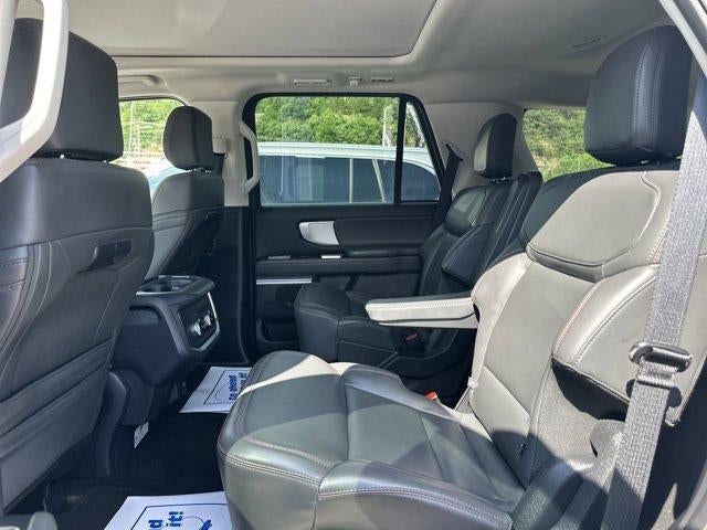 2025 Ford Expedition Active 4x4