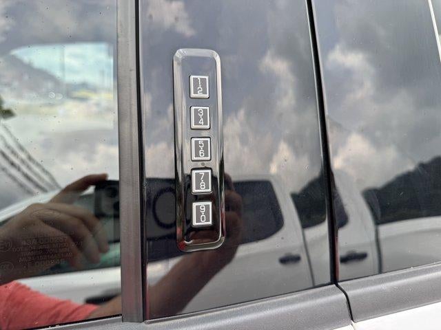 2023 Ford F-150 LARIAT 4WD SuperCrew 5.5' Box