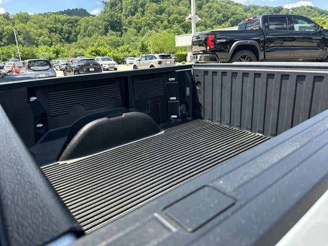 2023 Chevrolet Silverado 1500 Crew Cab Short Box 4-Wheel Drive LT 2FL