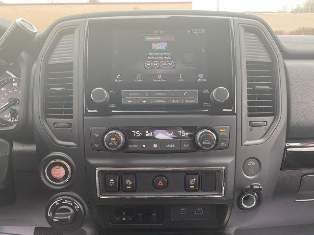 2024 Nissan Titan 4x4 Crew Cab SV