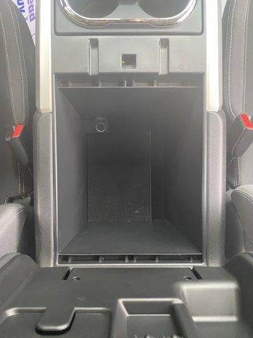 2024 Nissan Titan 4x4 Crew Cab SV