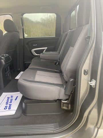 2024 Nissan Titan 4x4 Crew Cab SV