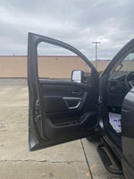 2024 Nissan Titan 4x4 Crew Cab SV