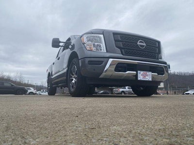 2024 Nissan Titan 4x4 Crew Cab SV