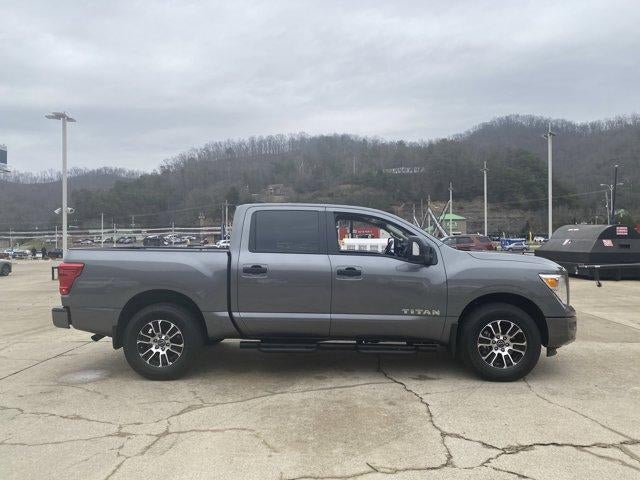2024 Nissan Titan 4x4 Crew Cab SV