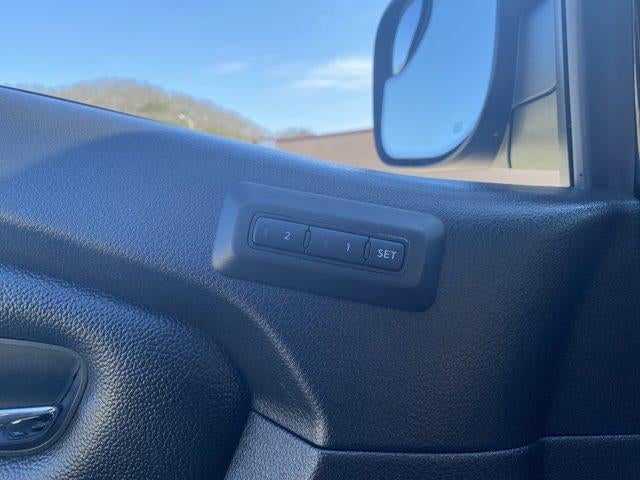 2022 Nissan Titan 4x4 Crew Cab PRO-4X