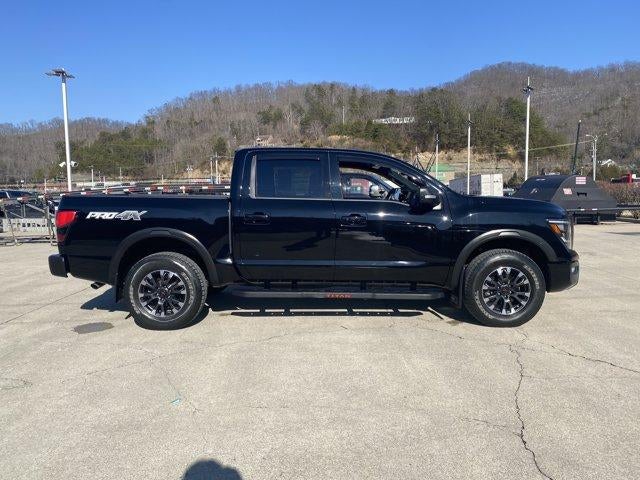 2022 Nissan Titan 4x4 Crew Cab PRO-4X