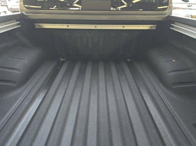 2024 Nissan Frontier Crew Cab 4x2 SL