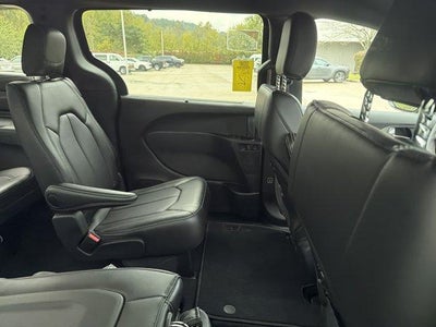 2025 Chrysler Pacifica Select FWD