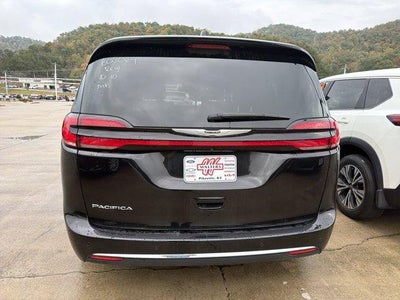 2025 Chrysler Pacifica Select FWD