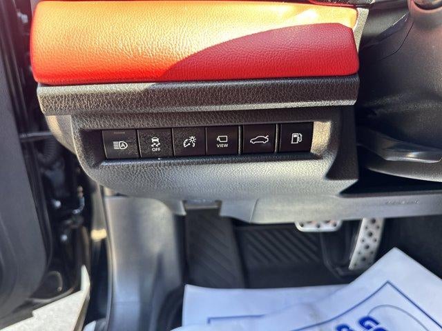 2025 Toyota Camry LE (Natl)