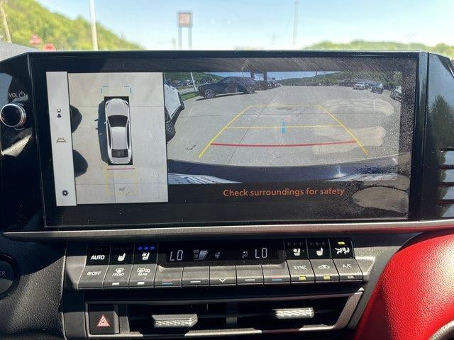 2025 Toyota Camry LE (Natl)