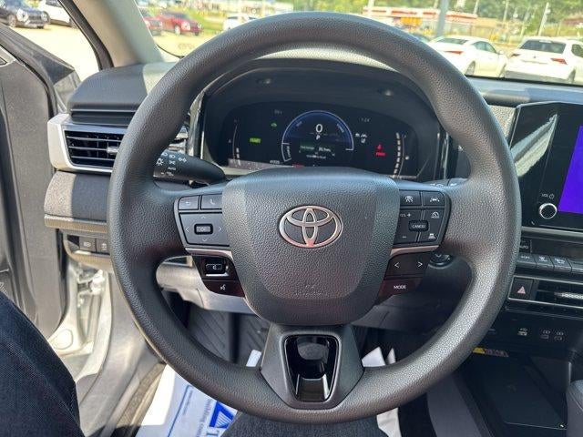2025 Toyota Camry LE (Natl)