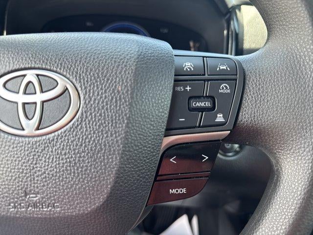 2025 Toyota Camry LE (Natl)