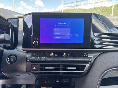2025 Toyota Camry LE (Natl)
