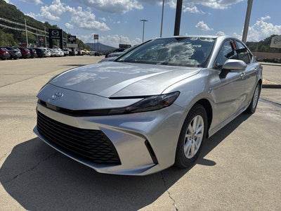 2025 Toyota Camry LE (Natl)