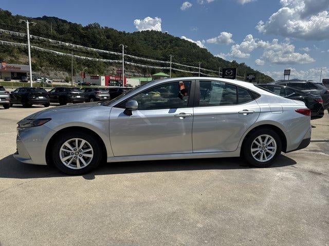 2025 Toyota Camry LE (Natl)
