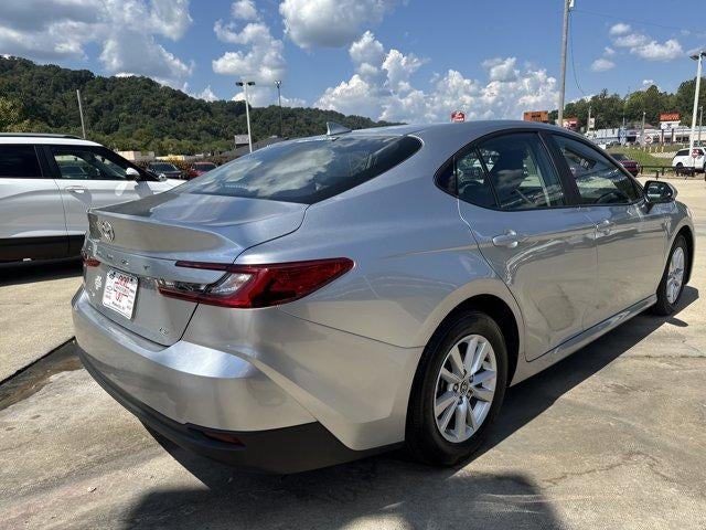 2025 Toyota Camry LE (Natl)