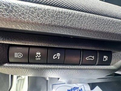 2025 Toyota Camry LE (SE)