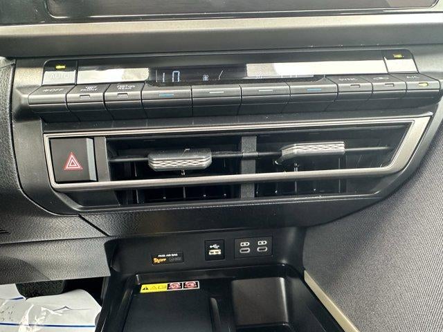2025 Toyota Camry LE (SE)