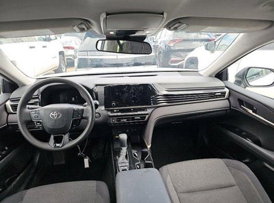 2025 Toyota Camry LE (SE)