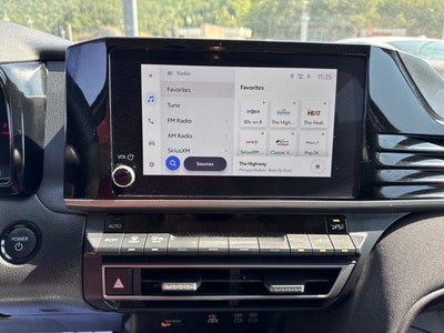 2025 Toyota Camry LE (Natl)
