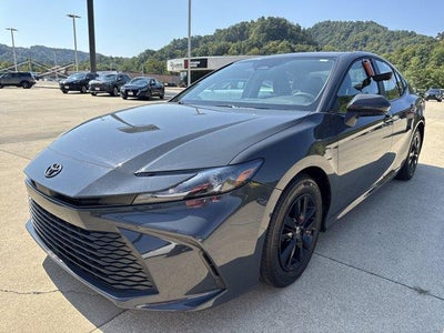 2025 Toyota Camry LE (Natl)