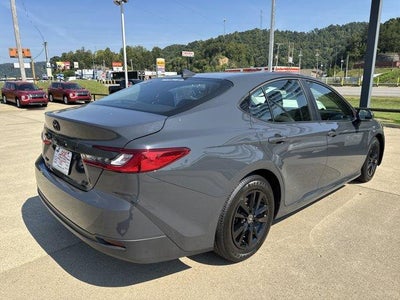 2025 Toyota Camry LE (Natl)